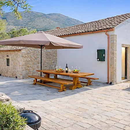 度假居 'perithyron', Konstantina's House, Old Perithia - An Authentic Stone Retreat In Corfu's Historic Village