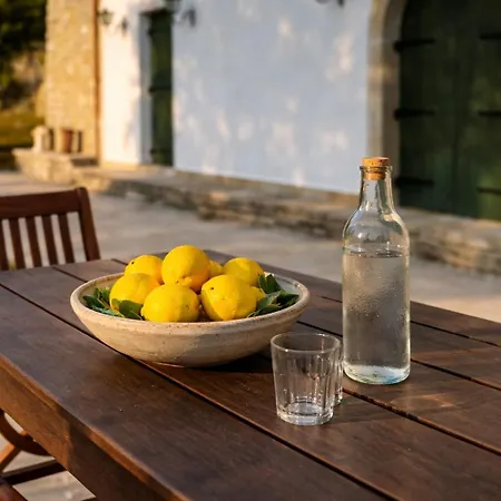 度假居 'perithyron', Konstantina's House, Old Perithia - An Authentic Stone Retreat In Corfu's Historic Village *