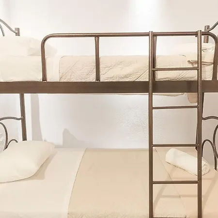 'perithyron', Konstantina's House, Old Perithia - An Authentic Stone Retreat In Corfu's Historic Village Сasa de vacaciones *