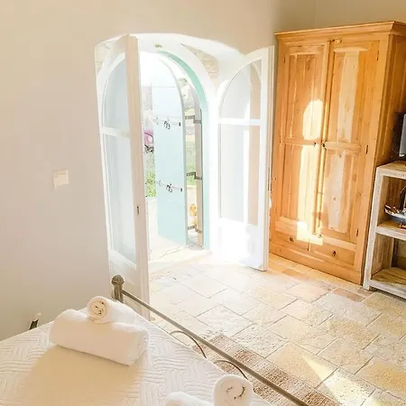 'perithyron', Konstantina's House, Old Perithia - An Authentic Stone Retreat In Corfu's Historic Village Ypsilás