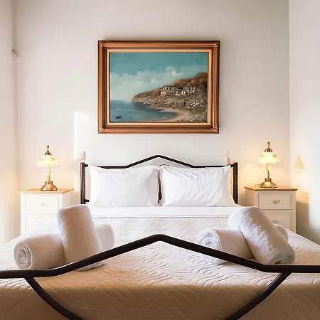 'perithyron', Konstantina's House, Old Perithia - An Authentic Stone Retreat In Corfu's Historic Village Сasa de vacaciones Ypsilas