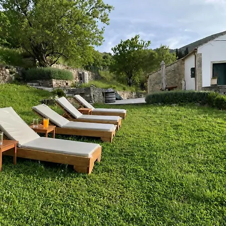 'perithyron', Konstantina's House, Old Perithia - An Authentic Stone Retreat In Corfu's Historic Village 別荘
