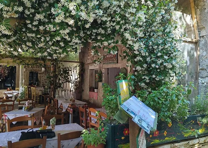 'perithyron', Konstantina's House, Old Perithia - An Authentic Stone Retreat In Corfu's Historic Village