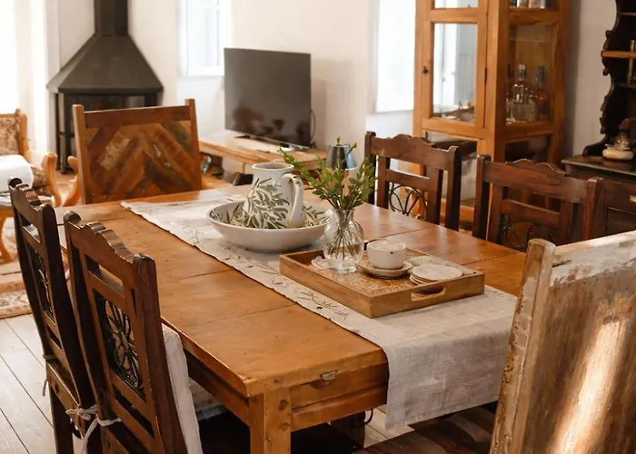 Vakantiehuis 'perithyron', Konstantina's House, Old Perithia - An Authentic Stone Retreat In Corfu's Historic Village *