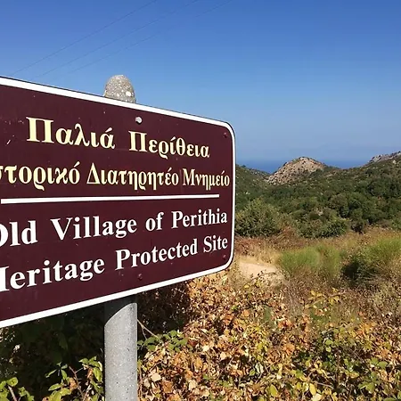 Сasa de vacaciones 'perithyron', Konstantina's House, Old Perithia - An Authentic Stone Retreat In Corfu's Historic Village
