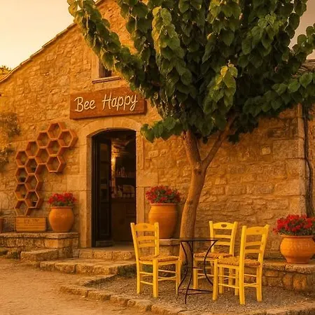 Сasa de vacaciones 'perithyron', Konstantina's House, Old Perithia - An Authentic Stone Retreat In Corfu's Historic Village Ypsilas