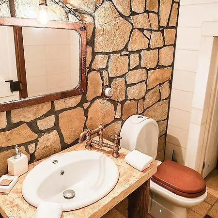 'perithyron', Konstantina's House, Old Perithia - An Authentic Stone Retreat In Corfu's Historic Village