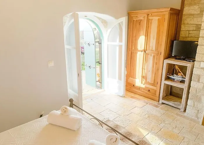 'perithyron', Konstantina's House, Old Perithia - An Authentic Stone Retreat In Corfu's Historic Village Ypsilas