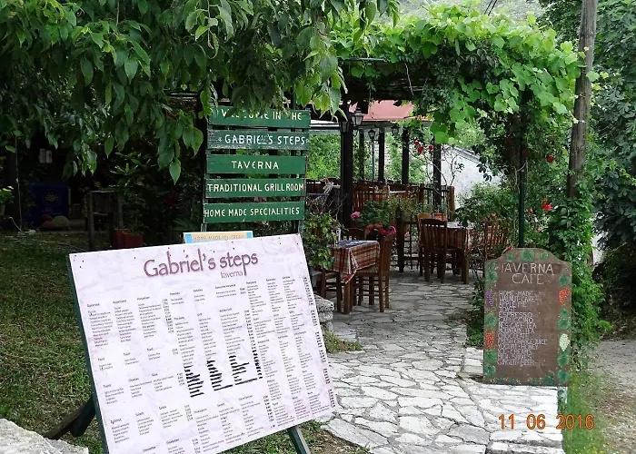 'perithyron', Konstantina's House, Old Perithia - An Authentic Stone Retreat In Corfu's Historic Village Сasa de vacaciones *